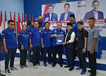 Al Haris Mengembalikan Formulir Pendaftaran Cagub Ke DPD Partai Demokrat Jambi