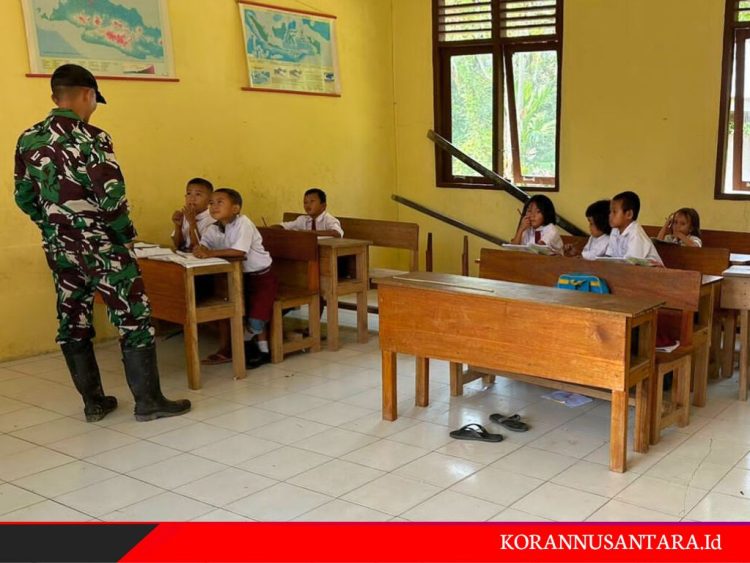 Turut Cerdaskan Generasi Penerus Bangsa, Satgas Pamtas RI-Malaysia Yonarmed 16/TK Mengajar Di Wilayah Perbatasan RI – Malaysia