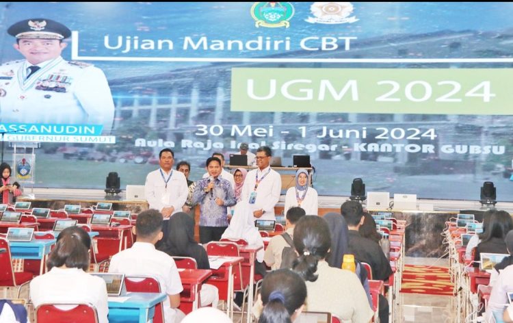 Pj Gubsu Tinjau Peserta Ujian Masuk Universitas Gadjah Mada