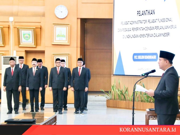 Lantik Pejabat Administrator, Fungsional, dan PPPK, Plt. Sekjen Kemendagri Sampaikan Isu Strategis dan Kebijakan Prioritas