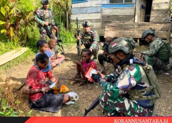 Warga Sambut Gembira, Satuan Koops Habema Patroli Sambil Pengobatan Keliling di Intan Jaya