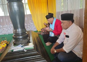 Dr.Didi Tasidi Calon Jaksa Agung 2024 Kunjungi Makam Kesultanan Kutai