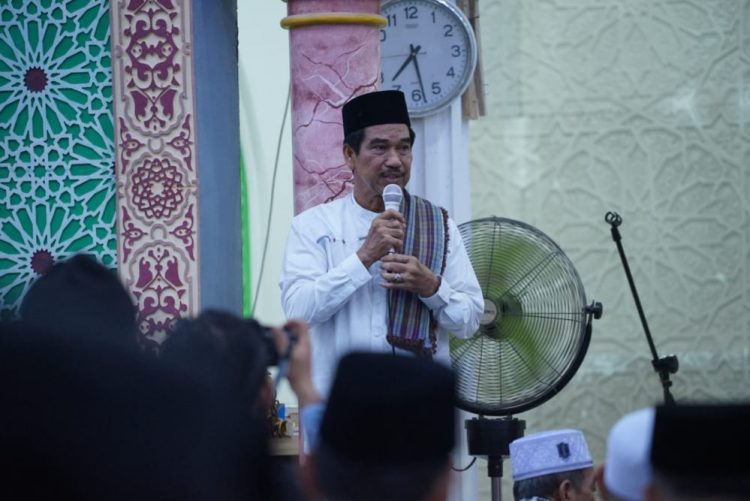 Pj Bupati Muaro Jambi Solat Idhul Adha 1445 H di Masjid Istiqomah Sengeti