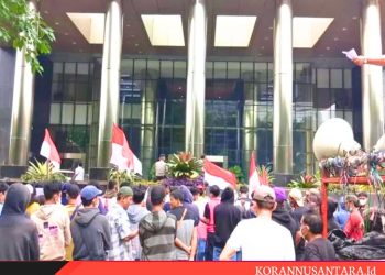 Ratusan Massa Tuntut KPK Usut Dugaan Kasus Korupsi Bupati Padang Lawas Utara