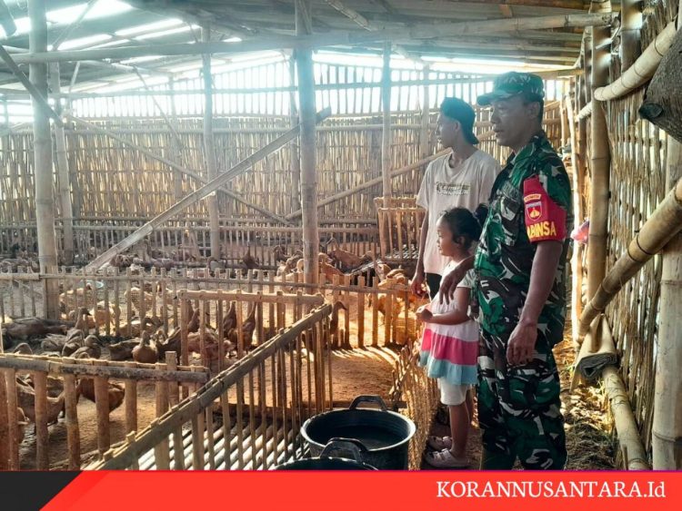 Babinsa Sawahan Beri Wejangan Pada Warga