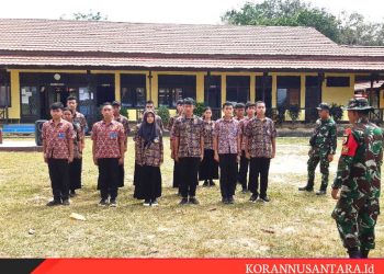 Yonzipur 5/ABW Latih Paskibraka SMAN1 Ketungau Hulu