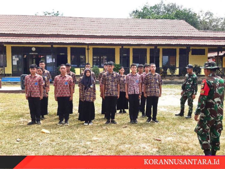 Yonzipur 5/ABW Latih Paskibraka SMAN1 Ketungau Hulu