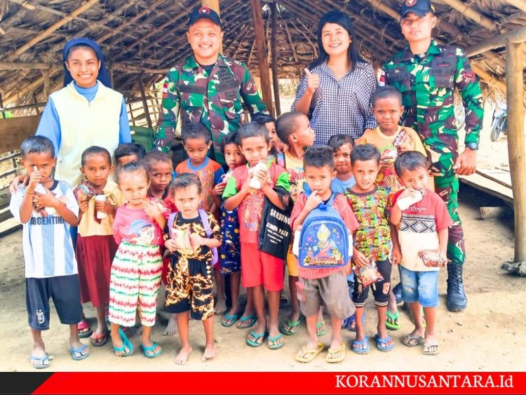 Pos Oepoli Tengah Satgas Yonkav 6/Naga Karimata Berbagi Roti Dan Susu Di Hari Kemerdekaan