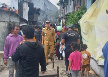 Husni Mubarak Meninjau Lokasi Kebakaran Diwilayah Kecamatan Makassar