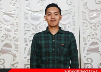 konferensi pers-Demisioner Ketua HIMA Negara FISIP UMRAH 2015-2016, Adi Agus Setiawan