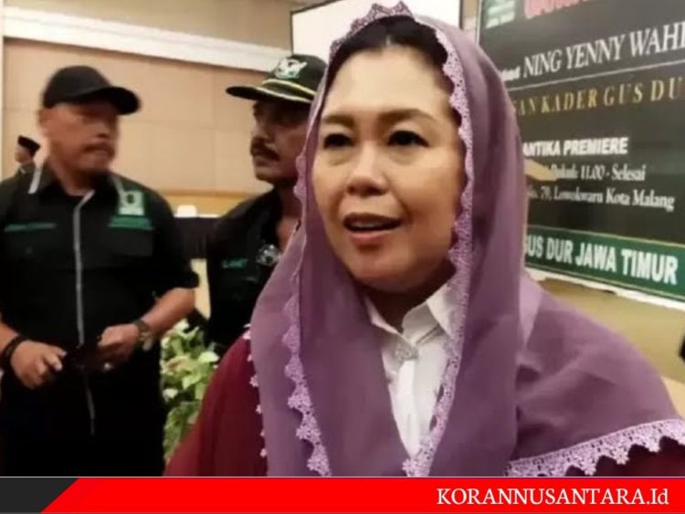 Viral Dimedsos, Ibu Peluk Anaknya di Penjara karena Tolak Pabrik Sawit, Yenny Wahid Sindir Menkominfo