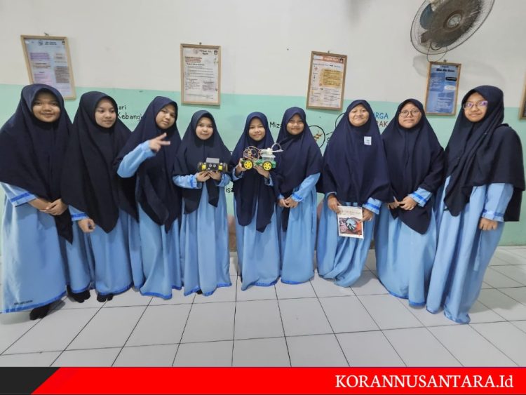 Murid SMPIT Darul Fikri Sukses Ciptakan Robot Pintar yang Dapat Menghindari Penghalang