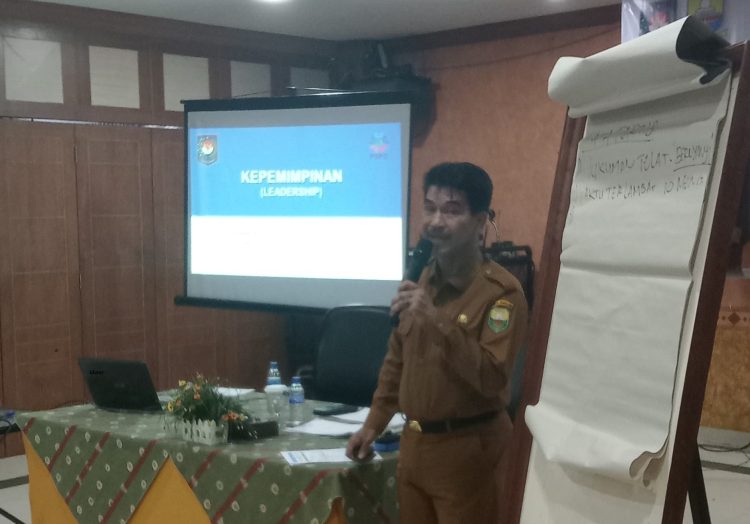 Kadis DP3AP2 Provinsi Jambi Menyampaikan Materi Kepemimpinan di Pelatihan P3PD Kemendagri
