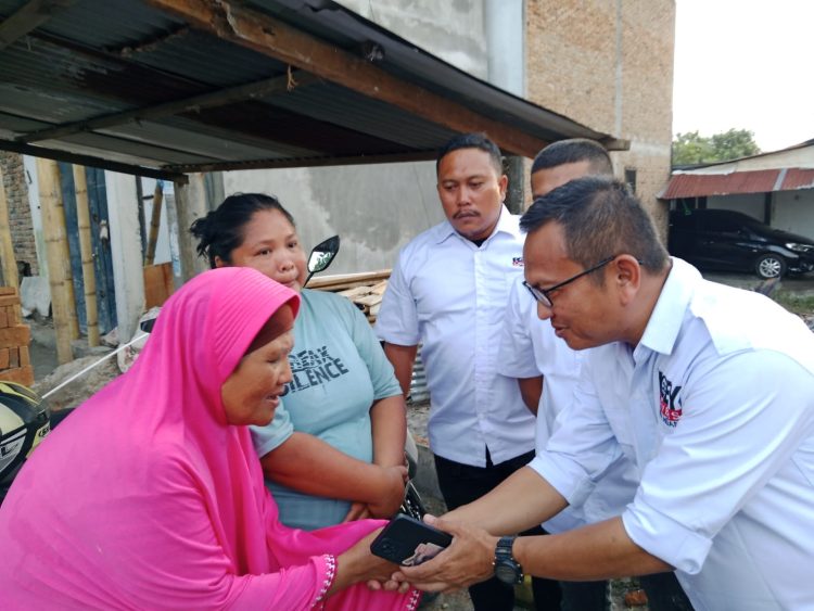 Ketua Bobby Lovers Kota Medan, Andy Syahputra Berikan Bantuan Terhadap Korban Kebakaran di Medan Polonia