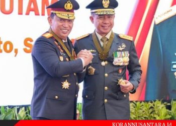 Kapolri Beri Bintang Bhayangkara Utama ke Panglima TNI