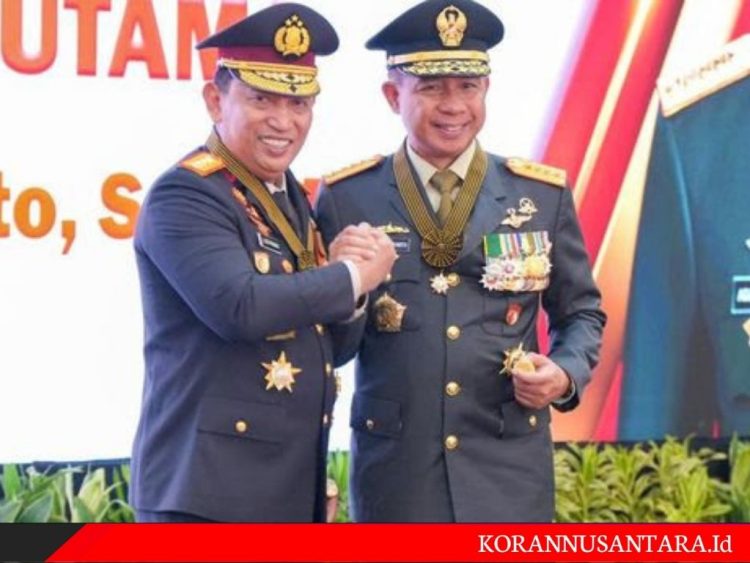Kapolri Beri Bintang Bhayangkara Utama ke Panglima TNI