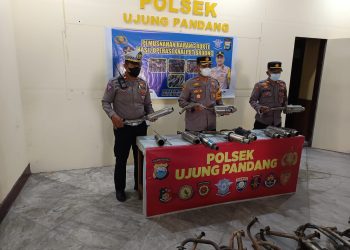 Polsek Ujung Pandang melaksanakan Pemusnahan Knalpot Brong Hasil Operasi Cipta Kondisi