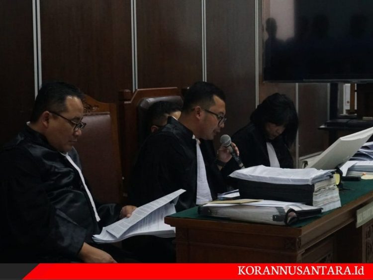 Sidang Lanjutan Perkara Sumpah Palsu Ike Farida di PN Jaksel