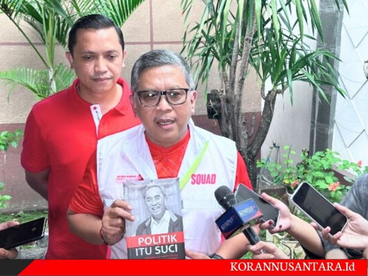 Ara Sirait Disebut SARA, PDIP Akan Kirimkan Buku “Politik Itu Suci” Karya Ayahnya Sabam Sirait