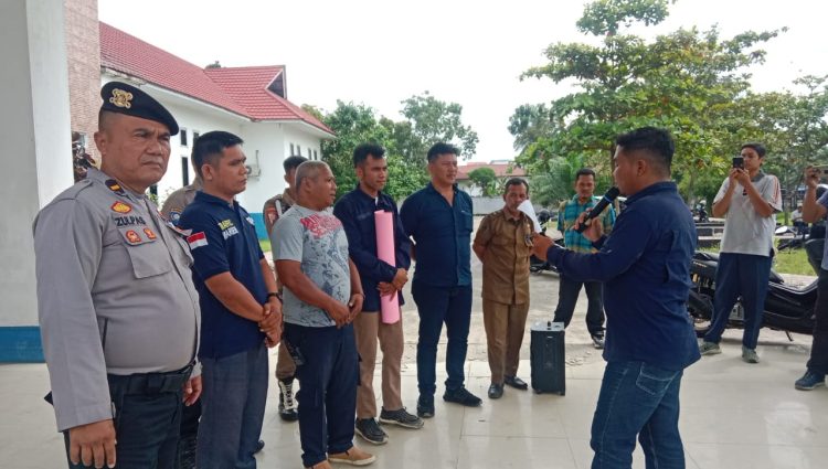 Diduga Tidak Memiliki Izin, Gemlab Raya Aksi Damai KW Kantor DLH Dan Dishub Labuhanbatu