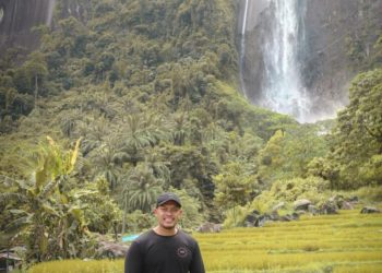 Tidak Tersedianya TPS, Masyarakat Buang Sampah Ke Sungai