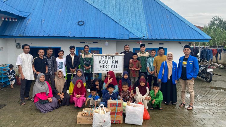 Ima Madina Pekanbaru dan Pk Pmii Al Azhar Berbagi Bingkisan dan Sembako di Panti Asuhan Hikmah Rumbai