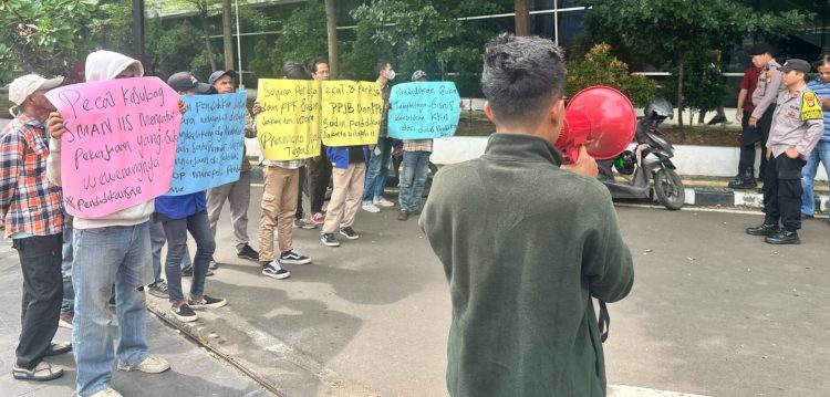 Aksi Mahasiswa Jakarta: Mendesak Penuntasan Kasus Pejabat Pendidikan yang Korup di Jakarta