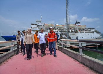 Di Pelabuhan Gili Mas, Senator Mirah Lakukan Pengawasan Pelaksanaan Mudik dan Beri Atensi Pada Infrastruktur