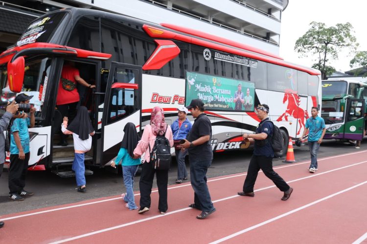 Lepas Ribuan Pemudik, TNI AD Lestarikan Tradisi Mudik Bersama Mabesad