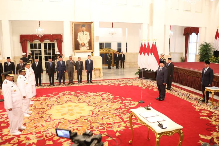 Mendagri Tito Dampingi Presiden Lantik Gubernur Kepulauan Bangka Belitung dan Papua Pegunungan