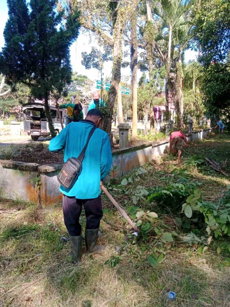 Berkolaborasi Dinas Lingkungan Hidup dan Dinas Perhubungan Giat Pengkorekan Gotong Royong di Terminal Terpadu