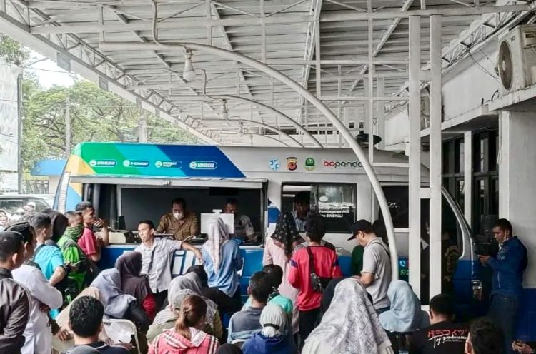 Antusias Masyarakat Program Pemutihan Pajak , Bapenda Bekasi Ajak Dinas Kesehatan