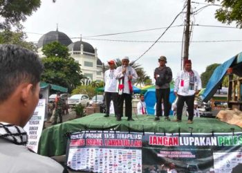 Dihapan Massa Aksi Bela Palestina, M Nuh Teteskan “Air Mata” dan Ajak Masyarakat Dukung Kemerdekaan Palestina