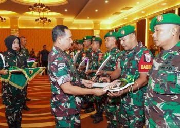 Berlinang Air Mata, Jenderal TNI Agus: Ayah Saya Babinsa, dari Tangan Beliau Lahir Seorang Panglima TNI