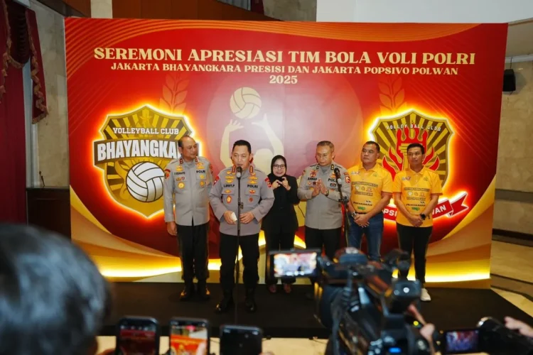 Kapolri Apresiasi Prestasi Tim Bola Voli Jakarta Bhayangkara dan Jakarta Popsivo Polwan