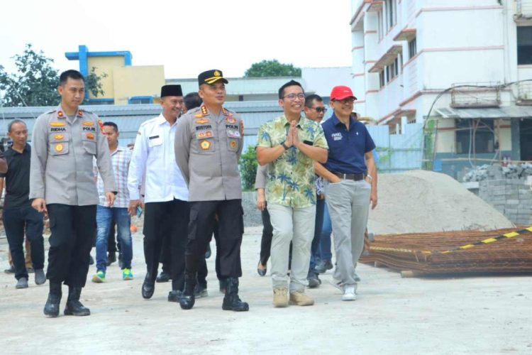 Kapolres Metro Bekasi Gelar Safari Kamtibmas dan Salurkan Bantuan ke Gereja Paroki Ibu Teresa