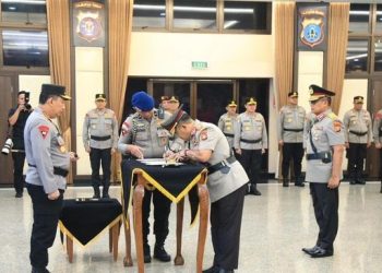 Kapolri Pimpin Kenaikan Pangkat 49 Pati, dan 2 Komjen