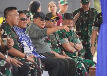 Panglima TNI dan Menhan RI Tinjau Pasukan Defile untuk Hari Nasional Prancis