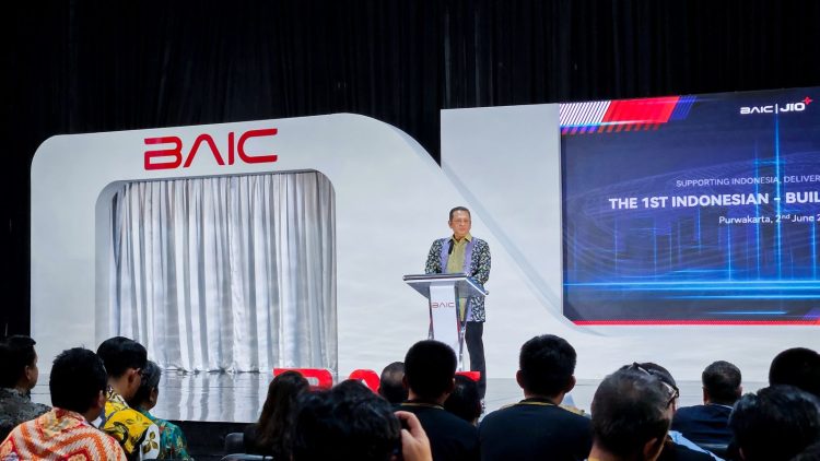 Ketua Umum IMI Bamsoet Apresiasi Perakitan Jeep BAIC BJ40 Plus di Indonesia