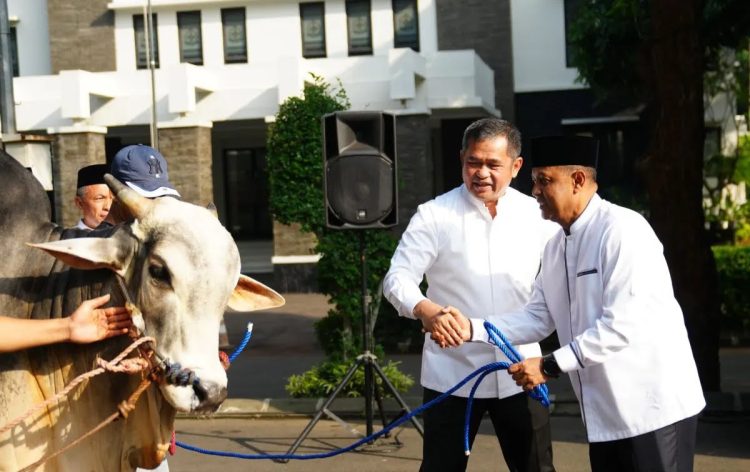 TNI AD Didistribusikan 3.417 Hewan Kurban kepada Masyarakat di Berbagai Daerah Indonesia