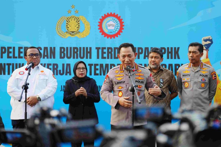 Kapolri Lepas 700 Buruh Terdampak PHK Untuk Kembali Bekerja, Wujud Kolaborasi Selesaikan Permasalahan Industrial