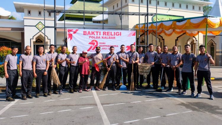 Sambut HUT Bhayangkara ke-79, Polda Kalbar Gelar Bakti Religi Serentak