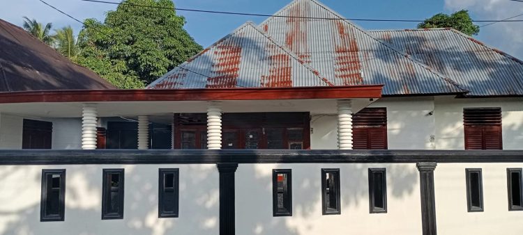 Penyegelan Kantor PT. DNG Membuat Heboh Warga Sekitar