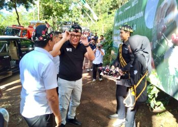 Perkuat Ekonomi Desa Sesuai Asta Cita, Wakil Menteri BUMN Tinjau Program Kemitraan Kopi Perhutani di Bondowoso