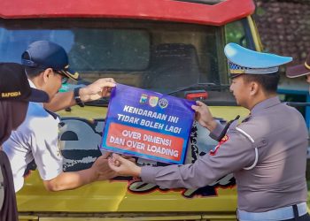 Operasi Gabungan Polres Jember Sosialisasi Larangan Kendaraan ODOL