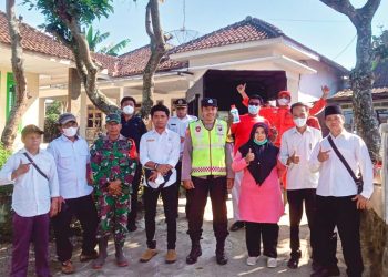 Cegah Wabah DBD! Babinsa Serka Suparno Pimpin Aksi Fogging Massal di Gunung Sari