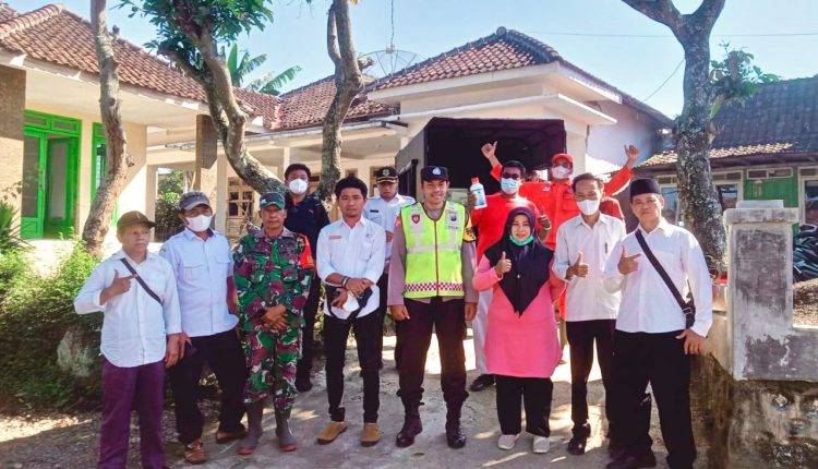 Cegah Wabah DBD! Babinsa Serka Suparno Pimpin Aksi Fogging Massal di Gunung Sari