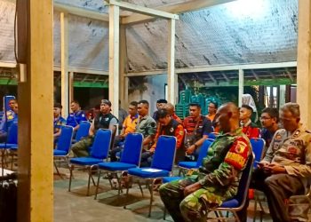 Babinsa Hadiri Rapat Pencarian Korban Hanyut di Desa Prajekan
