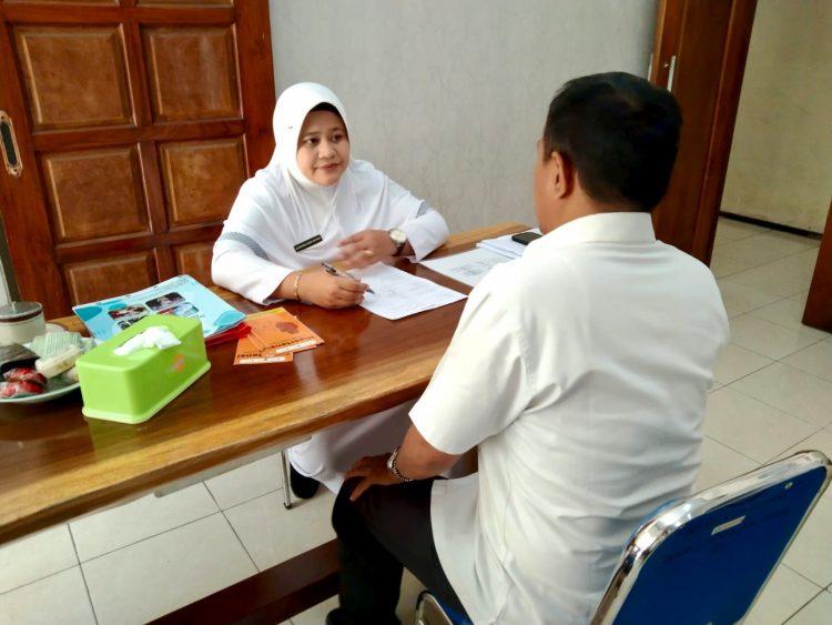 Perum Perhutani KPH & Dinas Kesehatan Gelar Pemeriksaan Karyawan – Karyawati