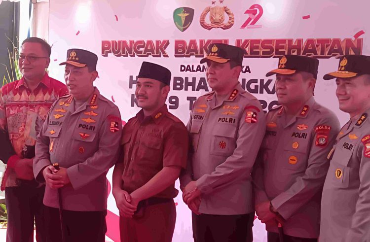 Bakti Sosial dan Kesehatan, Bupati Ade dan Kapolri Ikut Ramaikan